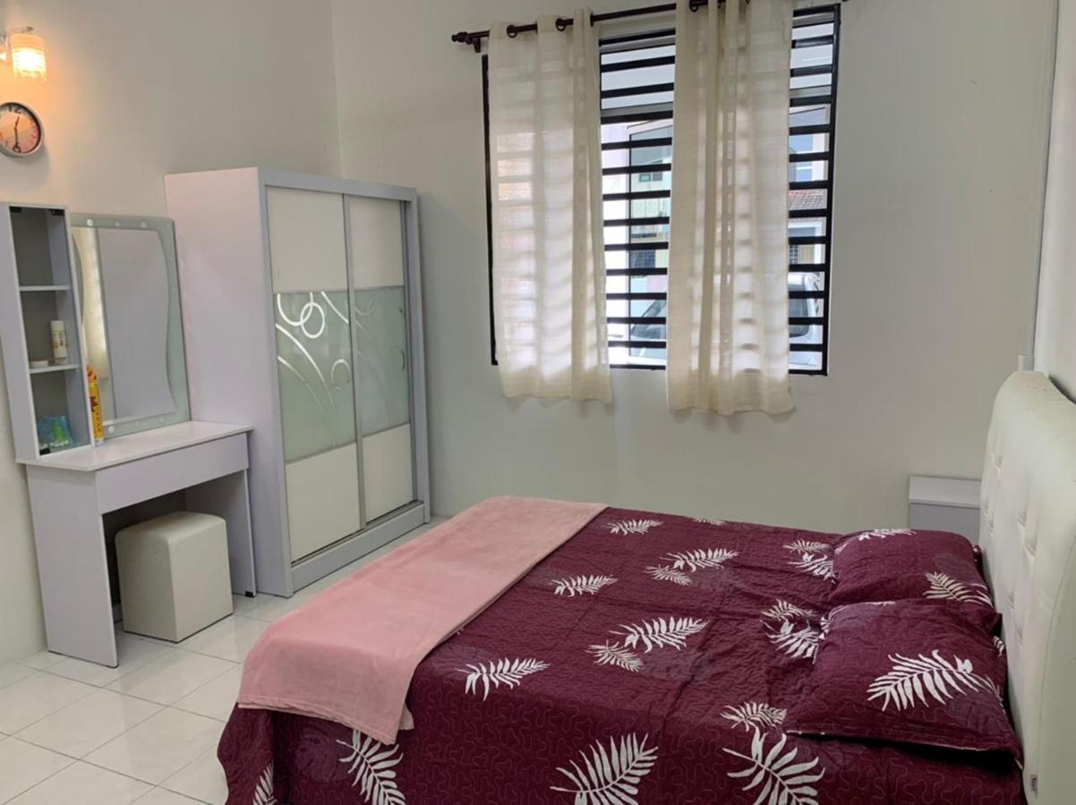Homestay Maryam Lumut Exterior photo